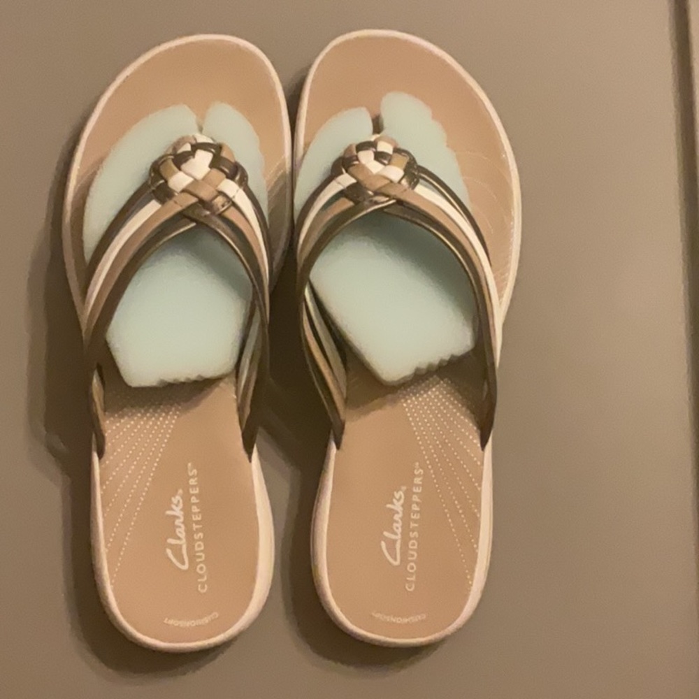 Clarks Women’s Cloudsteppers Breeze Coral Sandals